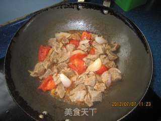 西红柿烧牛肉的做法步骤：4