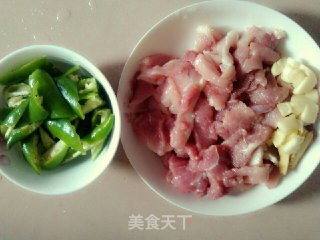 小炒肉的做法步骤：2