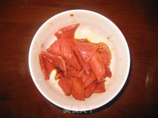 木耳炒牛肉的做法步骤：2