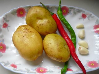 酸辣土豆丝的做法步骤：1
