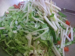 番茄包菜炒米线的做法步骤：8
