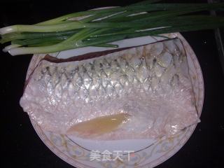 梅子蒸鱼腩的做法步骤：1