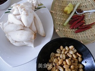 真假宫保鸡丁------宫保杏鲍菇的做法步骤：1