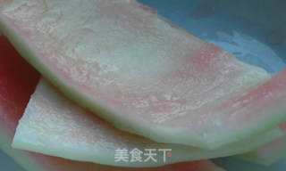 西瓜皮凉拌小菜的做法步骤：1