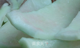 西瓜皮凉拌小菜的做法步骤：2