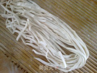 手擀面【妈妈做的】的做法步骤：9
