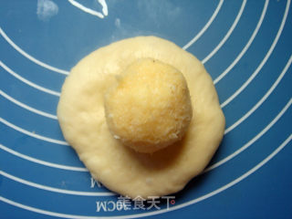 诱惑你的味蕾—椰蓉小面包的做法步骤：5