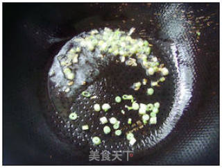 葱香鸡蛋面的做法步骤：3