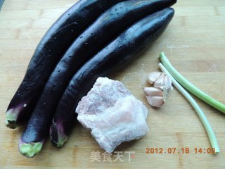 肉末茄子的做法步骤：1