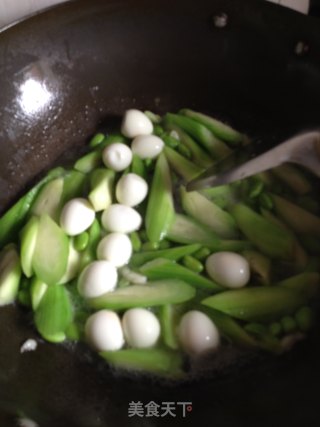 丝瓜毛豆鹌鹑蛋的做法步骤：5