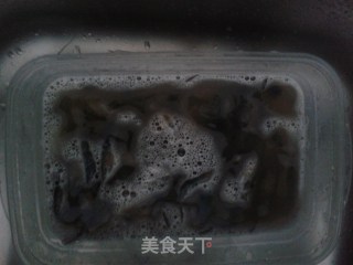 白灼啤酒虾的做法步骤：1