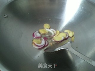 自制凉皮吃法二----酱香肉排焖卷粉的做法步骤：5
