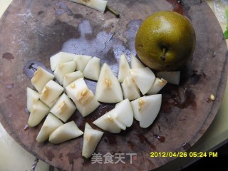 丰胸妙汤——木瓜雪梨红枣薏米粥的做法步骤：3
