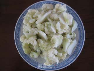 花菜炒虾皮的做法步骤：5