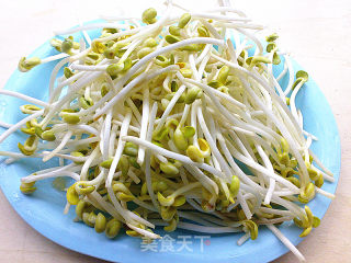 凉拌黄豆芽的做法步骤：1