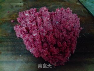 牛肉香菇芹菜水饺的做法步骤：2