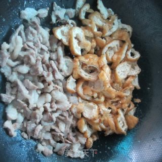 油豆腐炒瘦肉-----家常菜的做法步骤：5