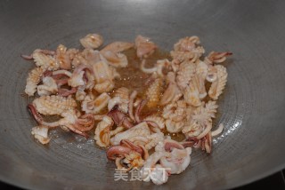 酸菜炒鱿鱼的做法步骤：7