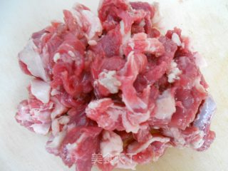 胡萝卜丝炒牛肉的做法步骤：2