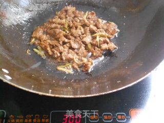 胡萝卜丝炒牛肉的做法步骤：5