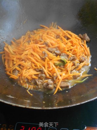 胡萝卜丝炒牛肉的做法步骤：6
