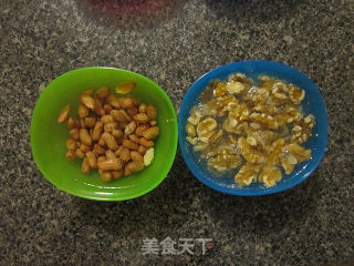 核桃百合杂粮番薯粥的做法步骤：2