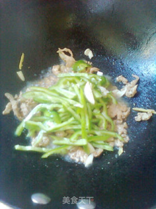 黄瓜青椒鸡肉丝的做法步骤：10