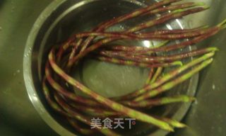 紫蝴蝶斑纹豇豆的做法步骤：2