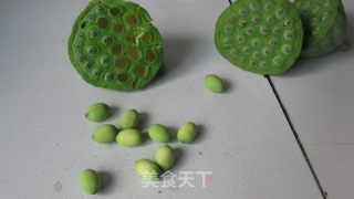 银耳莲子红枣粥的做法步骤：1
