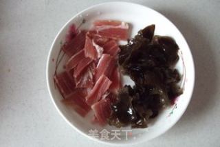 火腿丝瓜炒毛豆的做法步骤：4