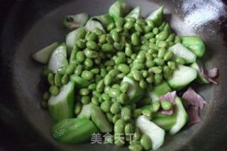 火腿丝瓜炒毛豆的做法步骤：8