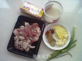 红烧牛腩的做法步骤：1