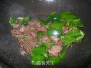 肉炒青椒的做法步骤：7
