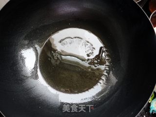 营养丰富的绿叶菜------蒜茸空心菜杆的做法步骤：5