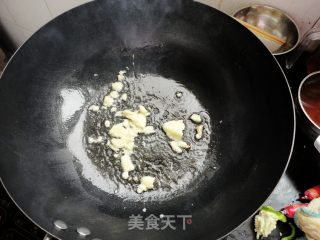 营养丰富的绿叶菜------蒜茸空心菜杆的做法步骤：6