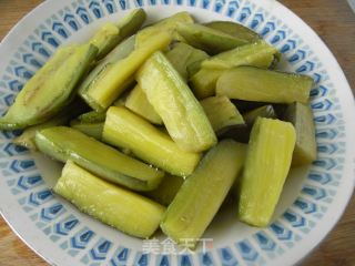 六月鲜豆瓣酱烧茄子的做法步骤：6