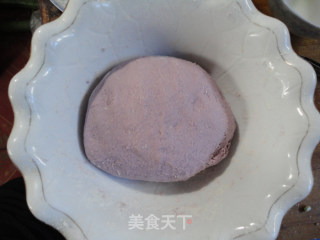 紫薯双色卷的做法步骤：2
