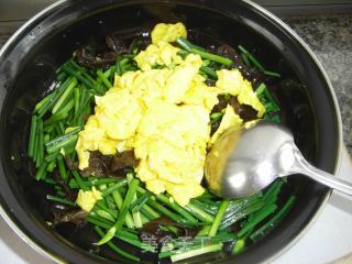 韭菜苔炒鸡蛋的做法步骤：5