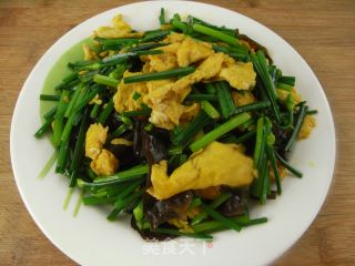 韭菜苔炒鸡蛋的做法步骤：7