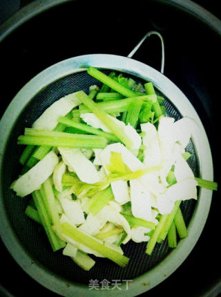 低脂芹菜香干的做法步骤：5
