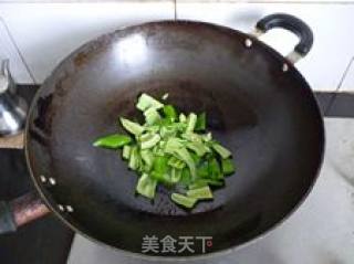炒夏日三鲜的做法步骤：2