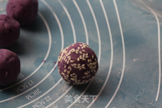 集色、香、味于一身并能拉出长长丝的小点心---【紫薯奶酪球】的做法步骤：8