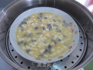 【三色豆腐蛋】的做法步骤：9