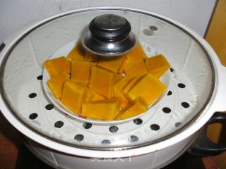 恋上南瓜：【南亚风味】南瓜西米布丁的做法步骤：2