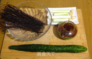 凉拌蕨根粉的做法步骤：1
