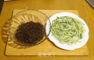 凉拌蕨根粉的做法步骤：3
