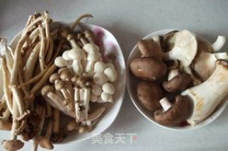 红油拌菌菇的做法步骤：1