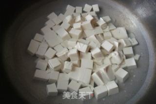 咸蛋拌豆腐的做法步骤：2