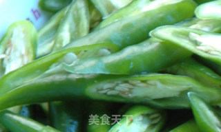 尖椒炒肉丝的做法步骤：1