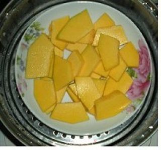 南瓜饼的做法步骤：1